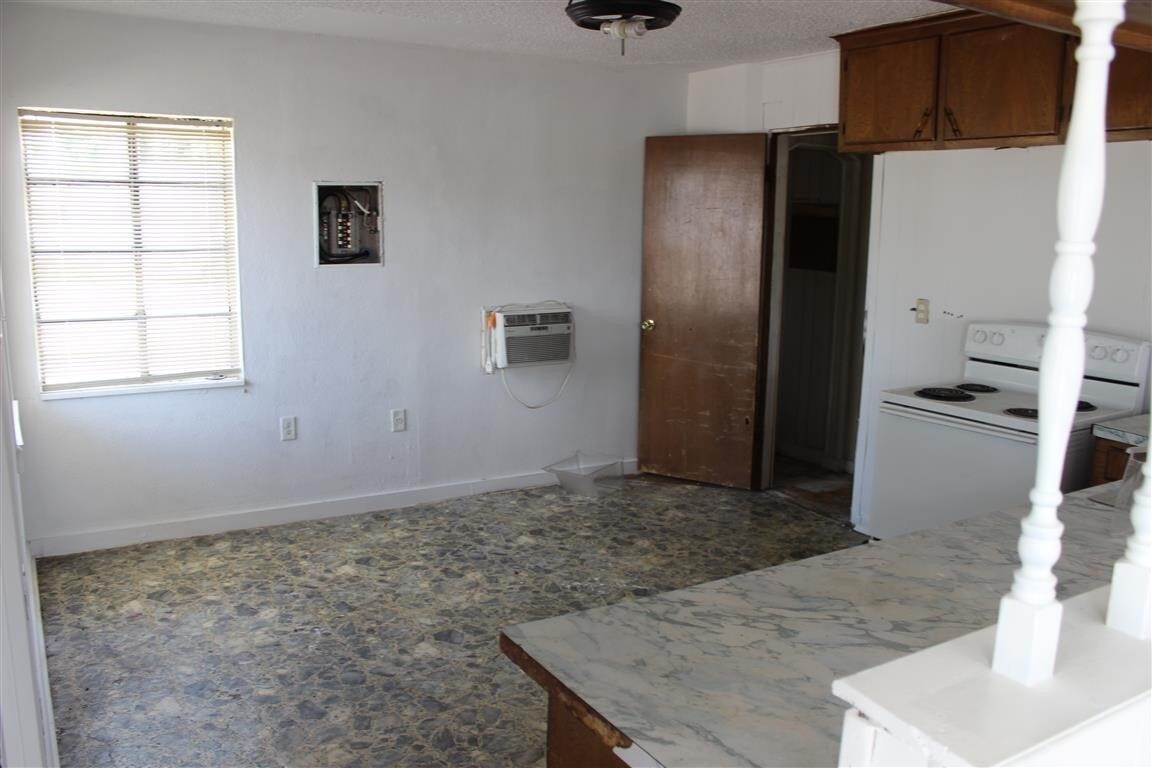 700704 W Upshur Ave, Gladewater, TX 75647 Apartments in Gladewater