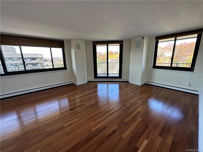Building Photo - 25 Rockledge Ave