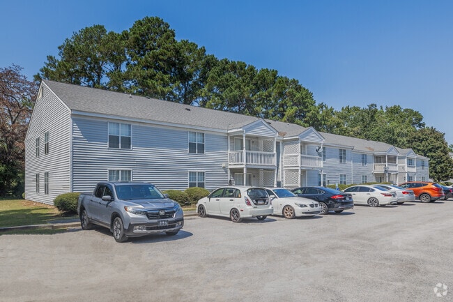 Building Photo - Four Oaks Apartments