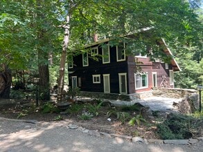 Building Photo - 2012 Sparrow Valley Rd