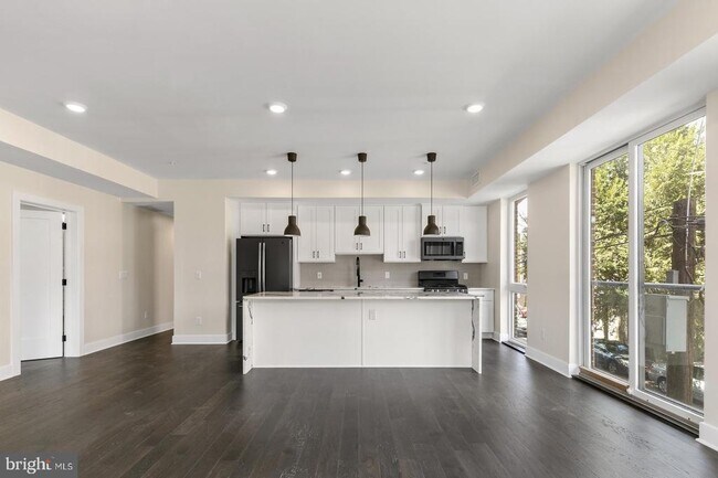 Foto del edificio - 1868 Frankford Ave