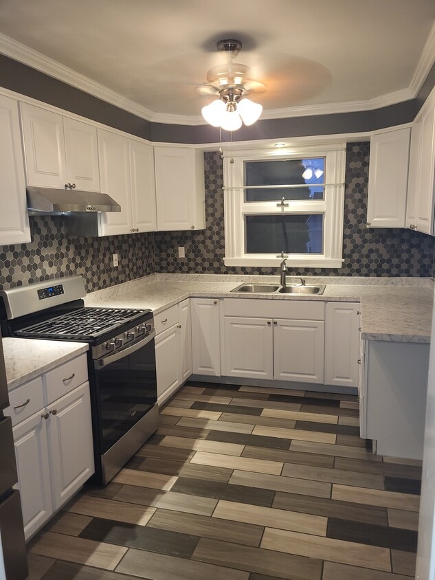 Kitchen1 - 15 Cliff St