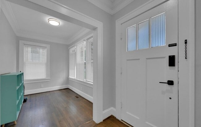 Photo - 1667 Sylvan Rd SW House