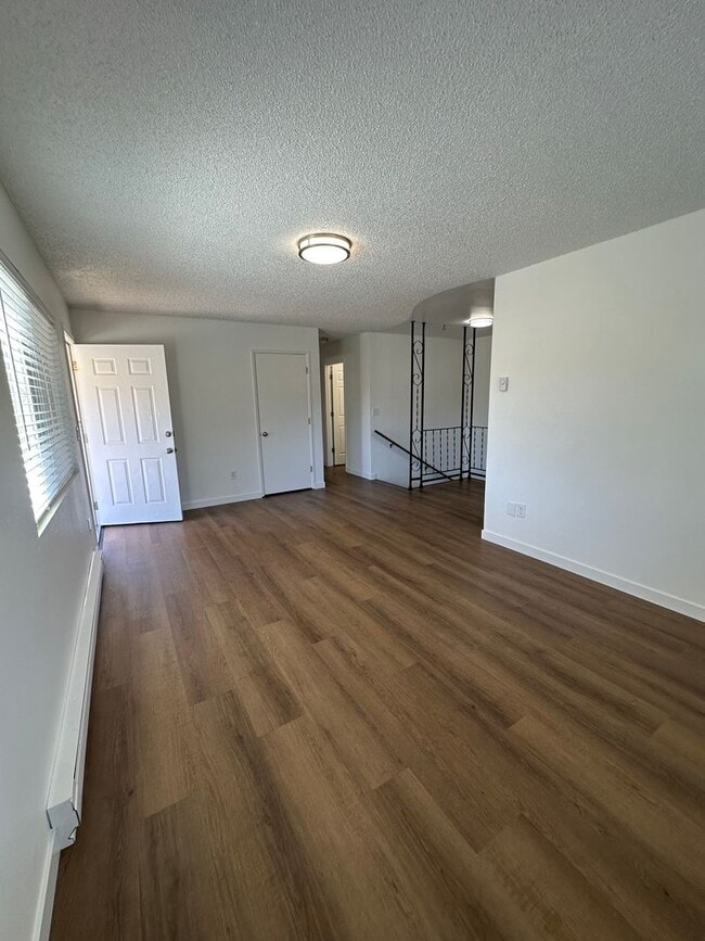 Building Photo - SPACIOUS 3-BEDROOM HOME NEAR OREGON TECH AND SKY LAKES  Located just 1.5 miles from Oregon Tech a...
