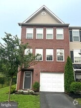 Building Photo - 35 Savage Ct
