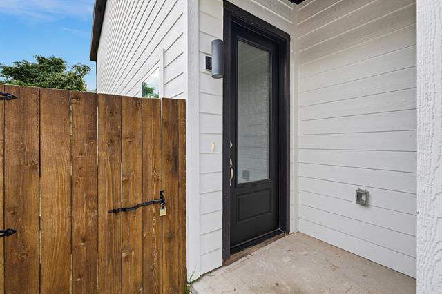 Building Photo - 2811 Harston St