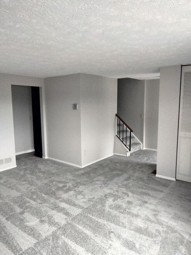 Foto del edificio - Spacious 3 Bed/1.5 Bath Townhouse