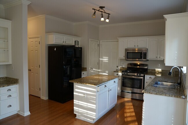 Foto del edificio - 177 Crestfield Pl