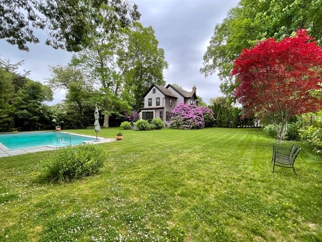 Foto del edificio - 81 Hampton St