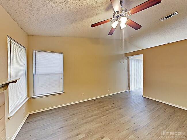 Foto del edificio - 9719 Hidden Falls