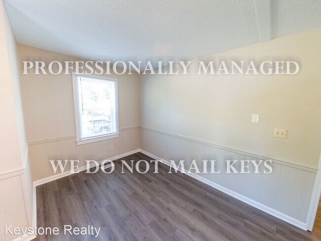 Building Photo - 3 br, 1 bath House - 433 Center Street