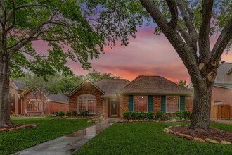 Building Photo - 7603 Shangrila Ln