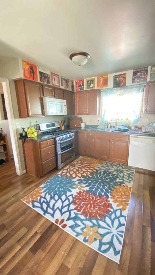 Building Photo - 2610 Blarney Stone Dr
