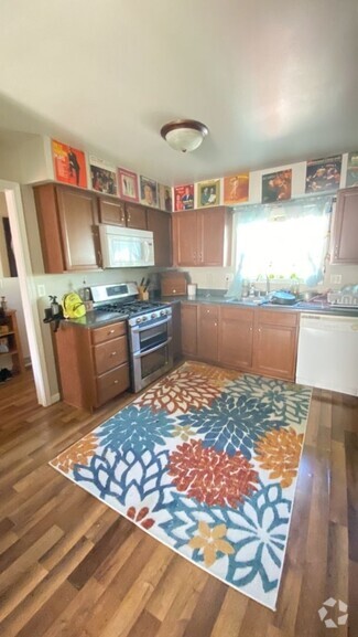 Building Photo - 2610 Blarney Stone Dr