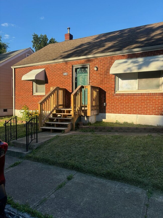 Building Photo - Newly remodeled home in Louisville KY