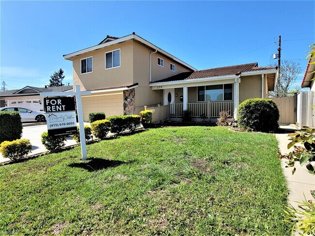 Foto del edificio - 5 br, 3 bath House - 275 Rodrigues Avenue