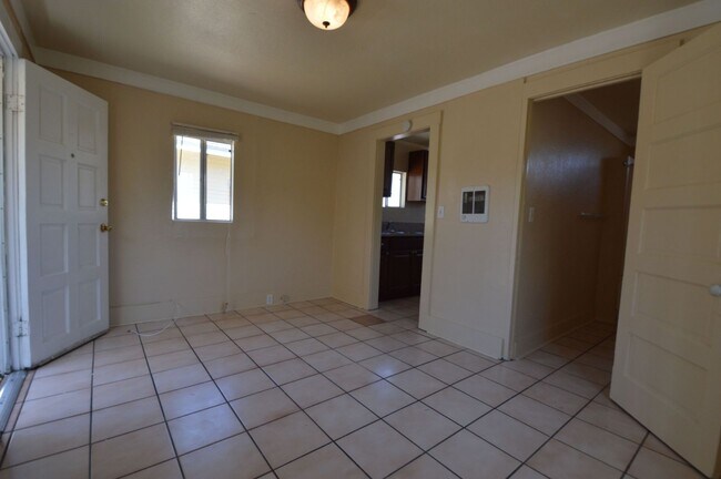 Foto del edificio - RARE STUDIO COTTAGE! Detached Cottage in B...