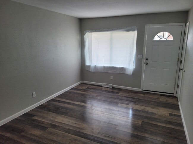 Building Photo - 3222 Kilarney Dr