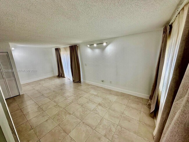 Foto del edificio - 6544 SW 114th Pl