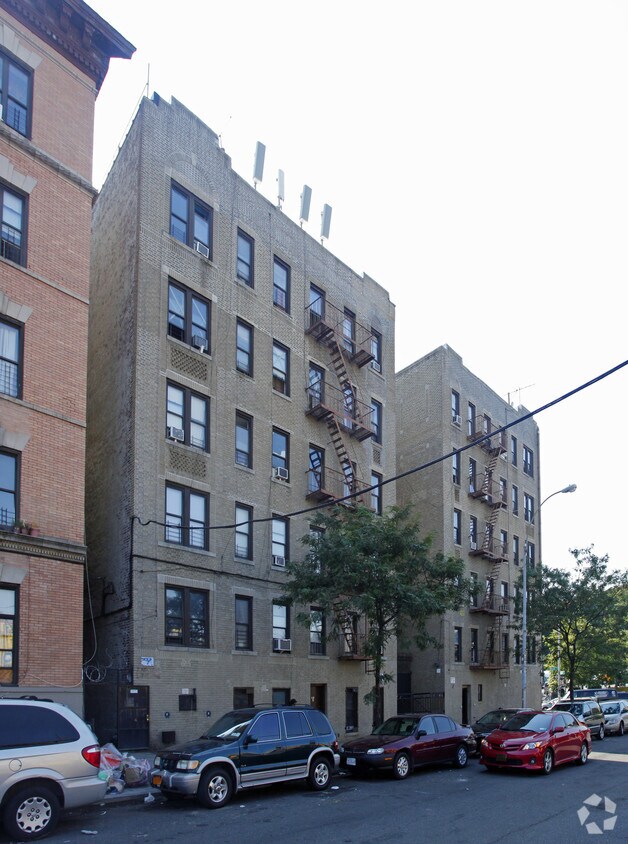 Building Photo - 8-10 W 169th St