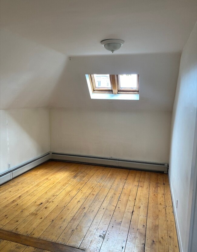 Building Photo - 139 Antrim St