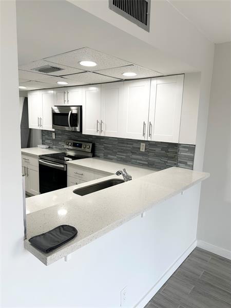 Foto del edificio - 2930 SW 87th Terrace