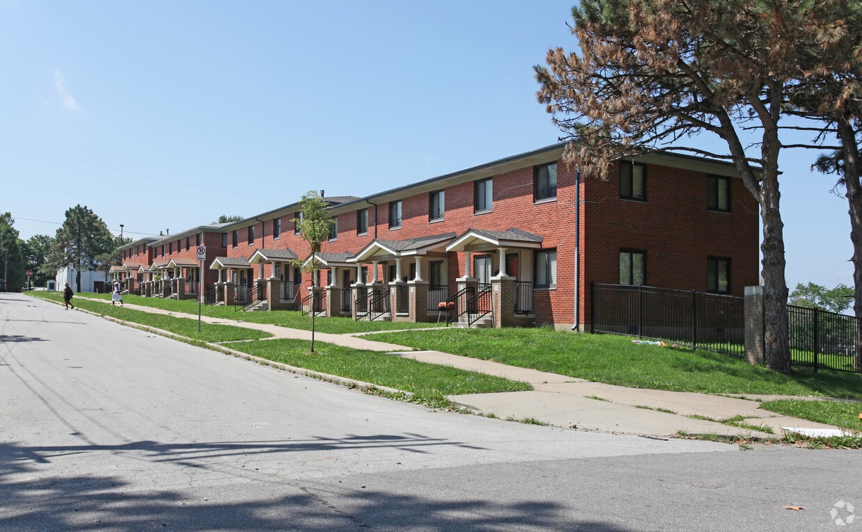 Primary Photo - 1102-1122 Euclid Ave