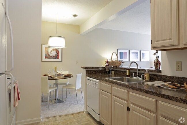 Easthaven At The Village Apartments Beachwood Oh Dining Area Easthaven At The Village