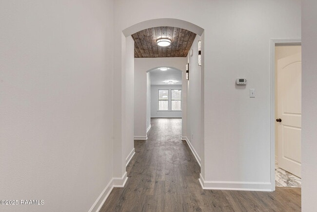 Foto del edificio - 326 Forest Grove Dr