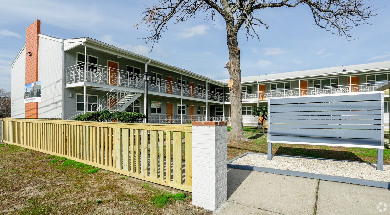 Foto principal - Delaware Plaza Apartments