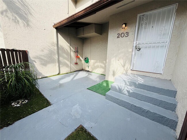 Foto del edificio - 10296 NW 9th St Cir