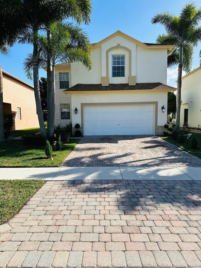 Building Photo - 5780 Azalea Cir