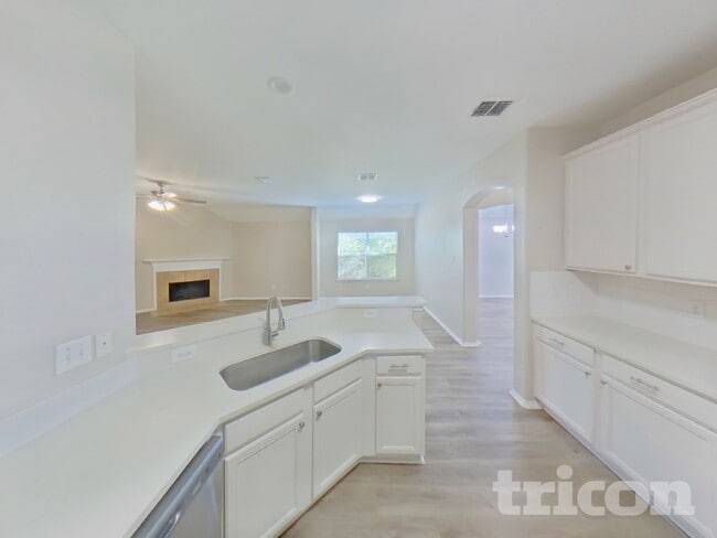 Building Photo - 111 Rockbrook Dr