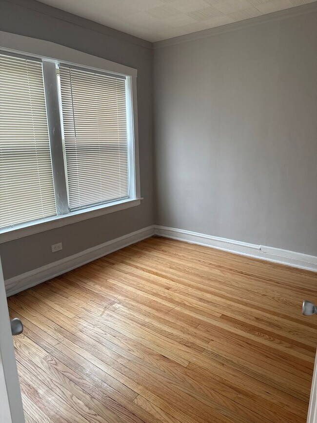Foto del edificio - SPACIOUS 2 BEDROOM APARTMENTS FOR $1,650.00