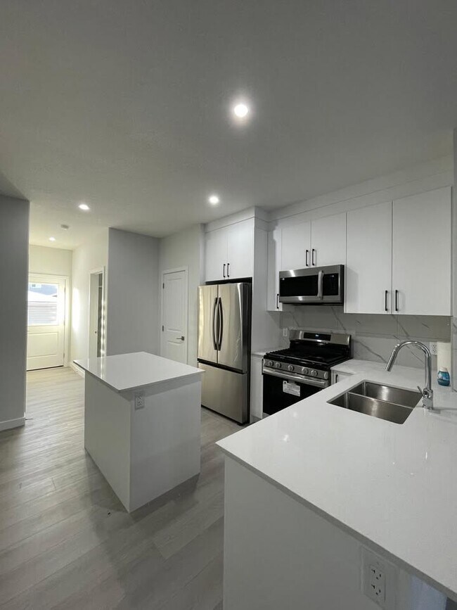 Building Photo - 236