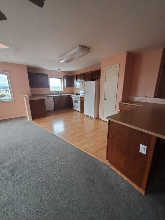 Foto del edificio - Stunning view !!! This end unit Condo Beth...