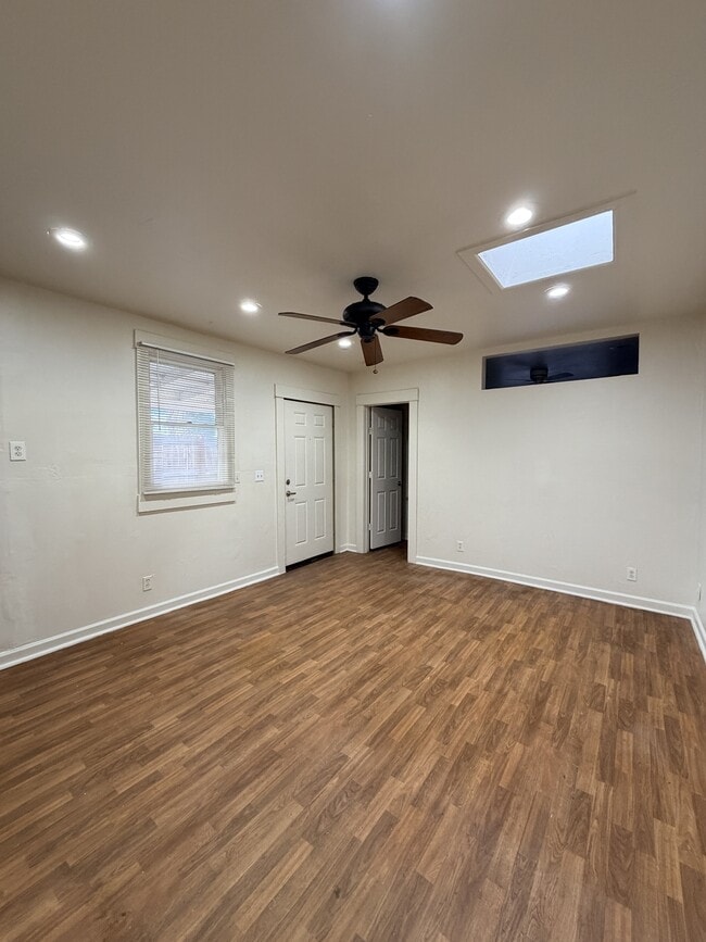 Building Photo - 1202 E Pierce St