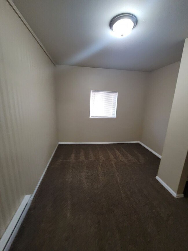 Foto del edificio - Stunning 3 Bedroom Fourplex on Sunny Lane