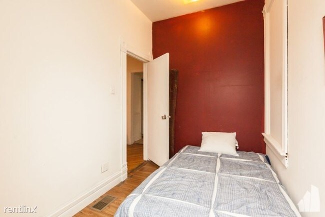 Foto del edificio - 1431 N Western Ave