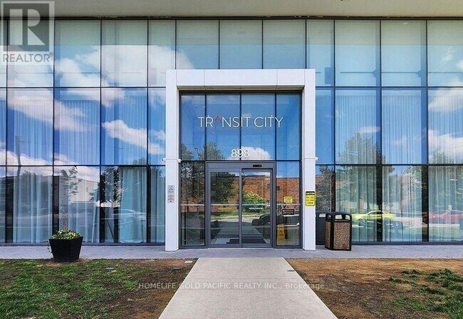 Photo du bâtiment - 898 Portage Pkwy