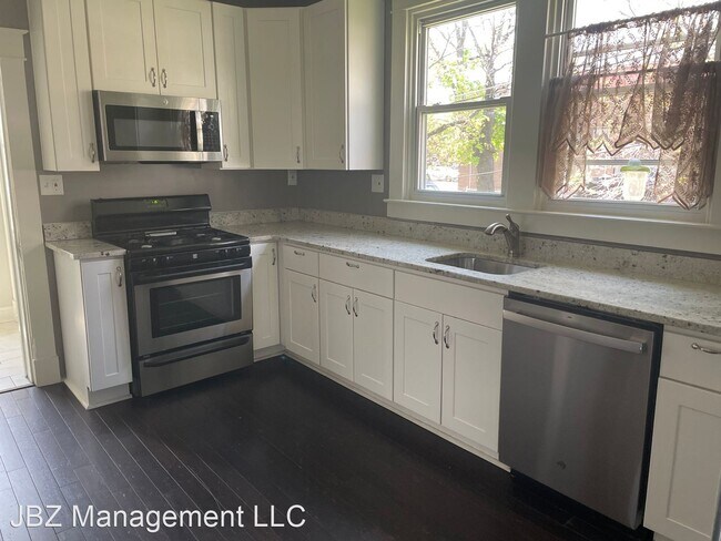 Building Photo - 3 br, 2 bath House - 11 Irving Place
