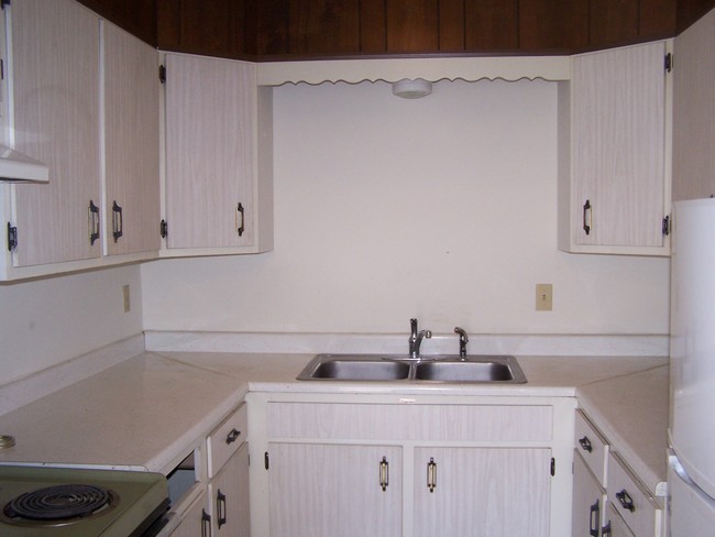Building Photo - Stonehill Apartments