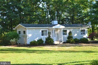 Building Photo - 137 Wertsville Rd
