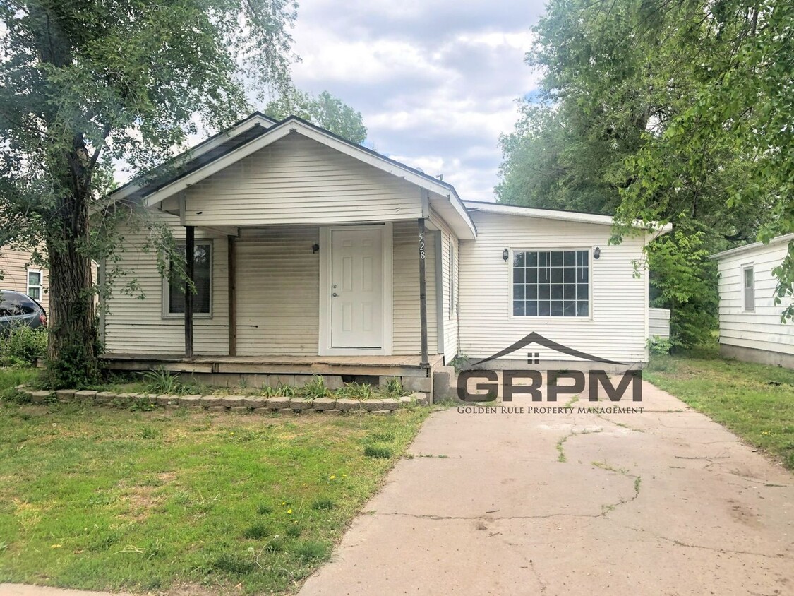 Primary Photo - 3 bed, 1 bath Home