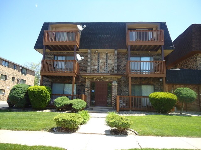 Primary Photo - 14747 Kenton Ave