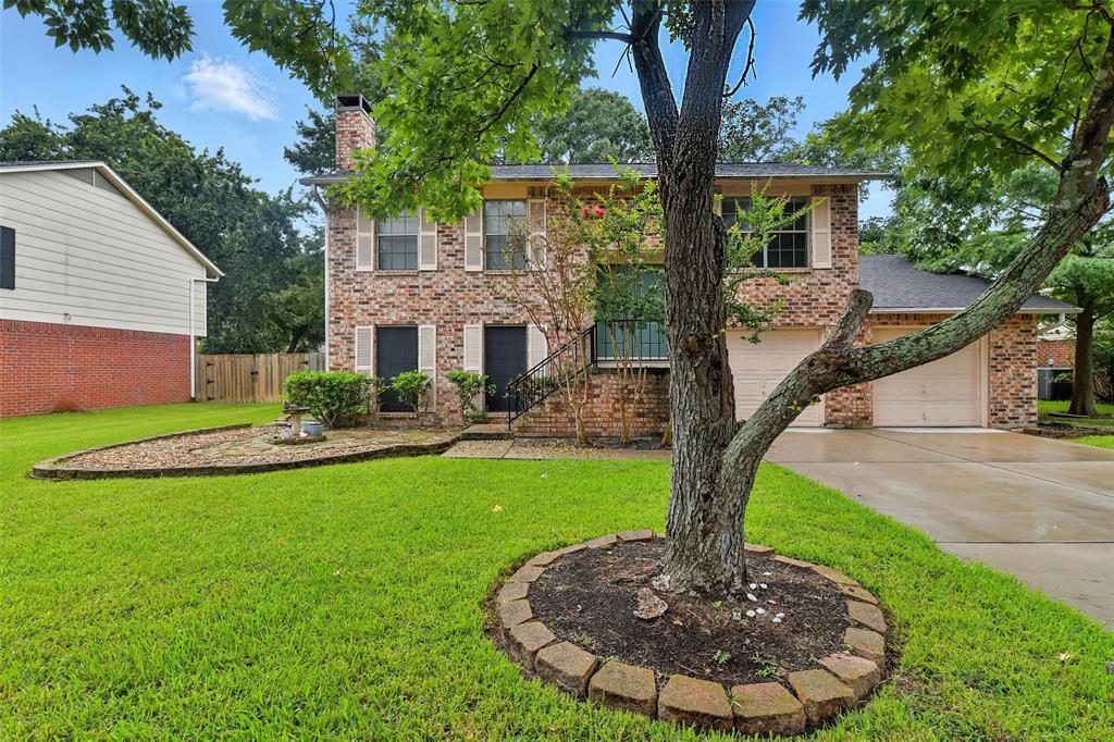 Primary Photo - 329 Gleneagles Dr