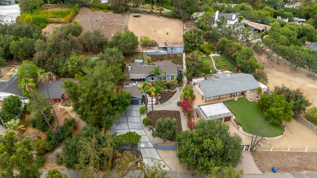 Foto del edificio - 19419 Oxnard St