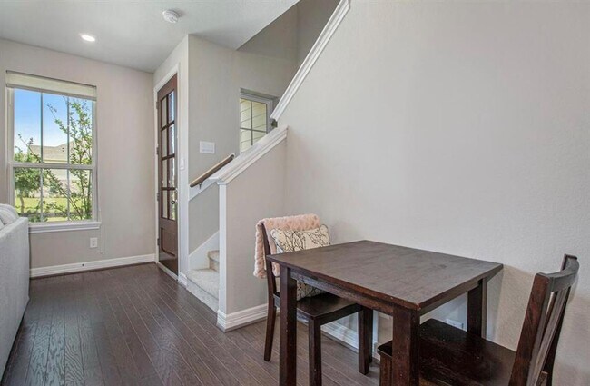 Foto del edificio - 18225 Crystal Knoll Dr