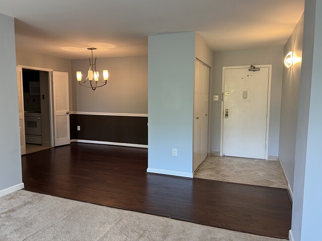 Front Unit Entrance - 5300 Holmes Run Pky