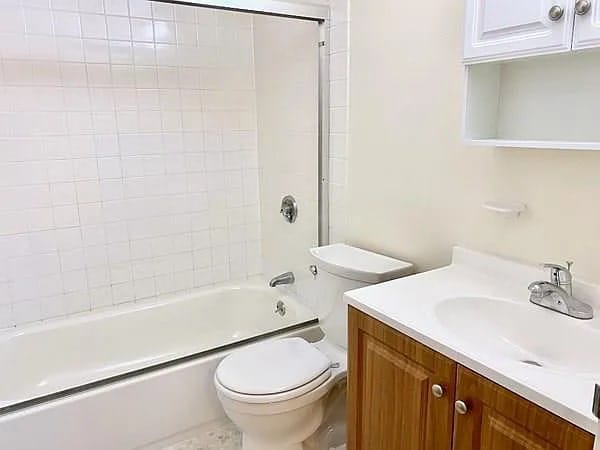 Building Photo - 586 Massachusetts Ave